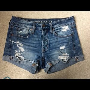 American Eagle Size 2 Distressed Shorts